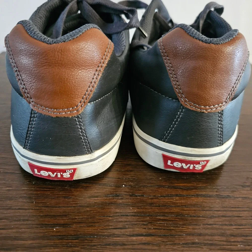Levis Mens Turner Synthetic Leather Sneakers Charcoal Grey  518370K36 Size 13